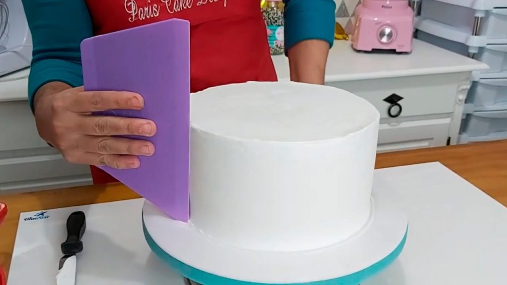 BOLO DE 25 FATIAS / DECORAÇÃO COM O BICO 1 M /4 B /12 MM / 6MM / PARIS CAKE DESIGNER