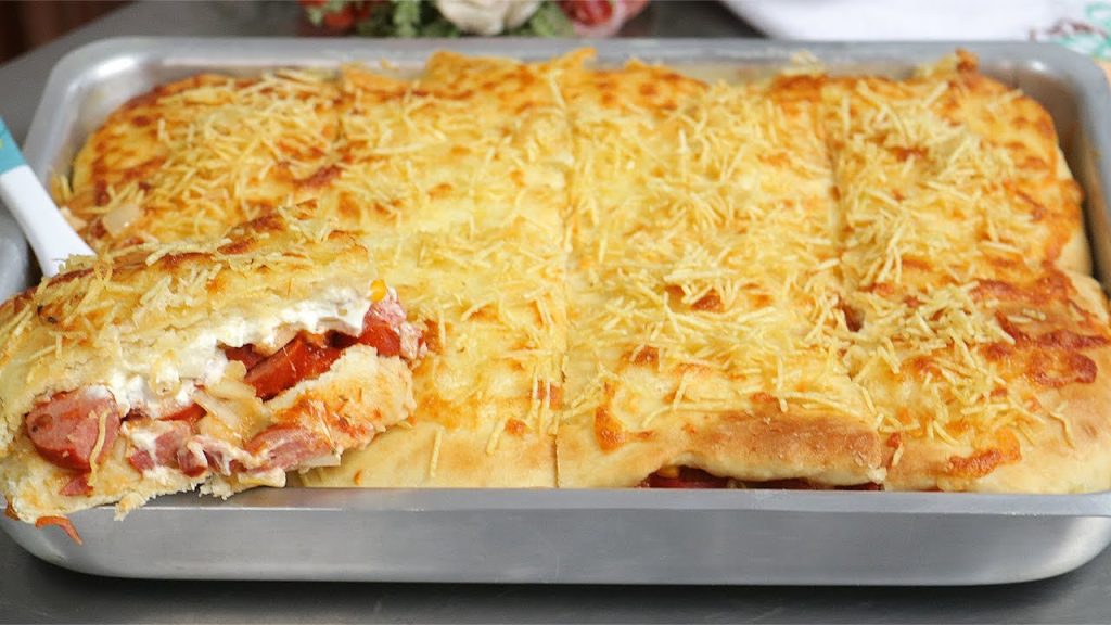 CACHORRO-QUENTE DE FORNO COM MASSA DE PÃO FOFINHO – TORTA SALGADA MARAVILHOSA DE SALSICHA
