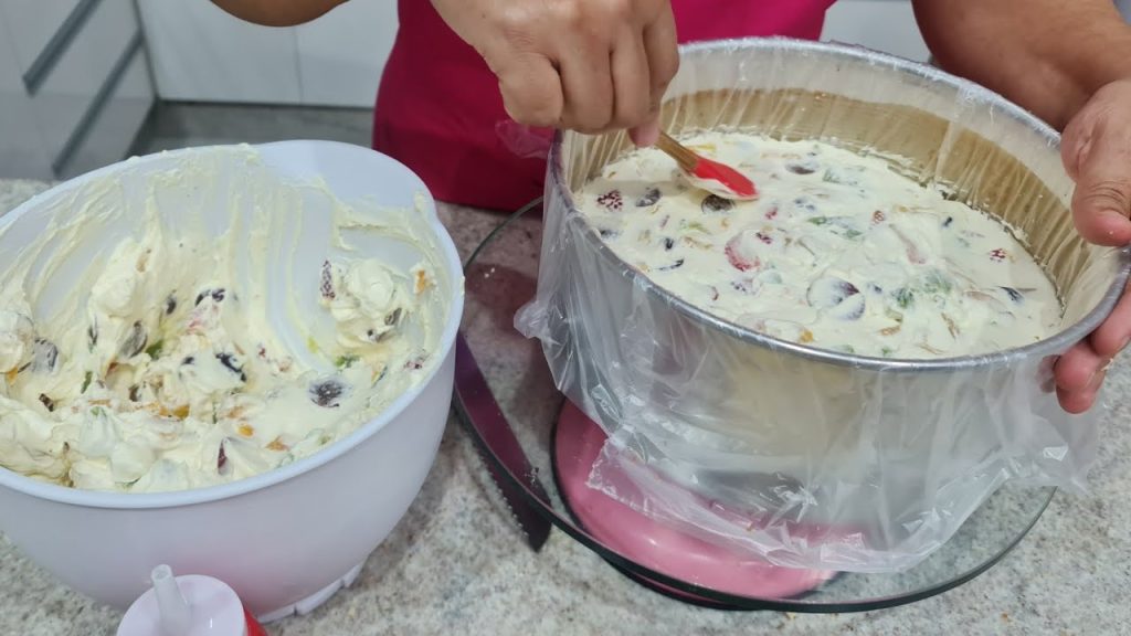 DECORAÇÃO DE BOLO CACHEPO COM DOURADOS / BOLO QUARENTEI @PARISCAKEDESIGNER