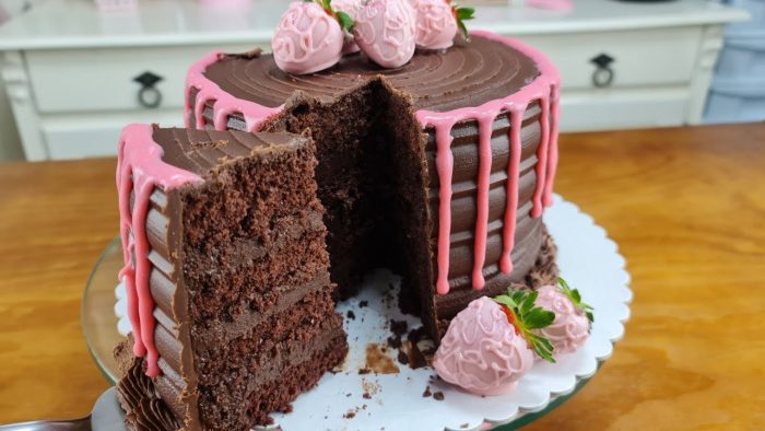 RECEITA DE GANACHE CAKE COM CHANTILLY + DECORAÇÃO DE BOLO @PARISCAKEDESIGNER