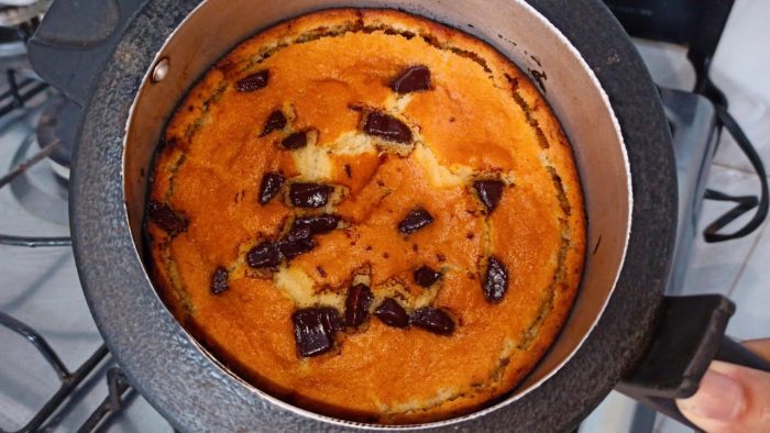 BOLO SEM FORNO,SEM OVO-FEITO NA PANELA DE PRESSÃO EM 10 MINUTOS PARA O CAFÉ DA MANHÃ OU LANCHE