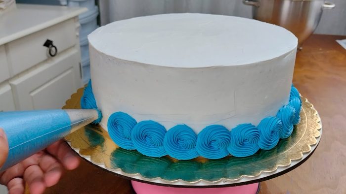 DECORAÇÃO DE BOLO PARA QUEM ESTA INICIANDO NA CONFEITARIA  COM TRABALHO EM BICO@PARISCAKEDESIGNER