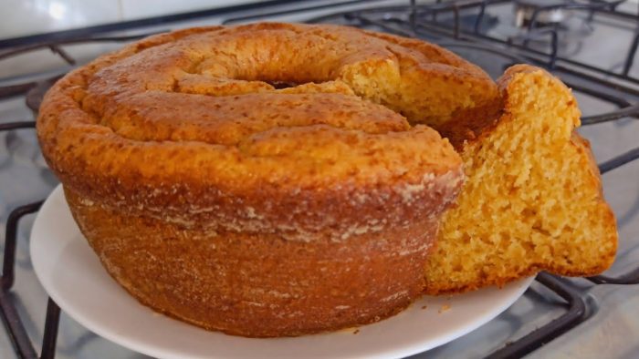NUNCA MAIS JOGUE PÃO VELHO FORA! MISTURE COM 2 OVOS E VAI QUERER ESSE BOLO NO CAFÉ DA MANHÃ SEMPRE