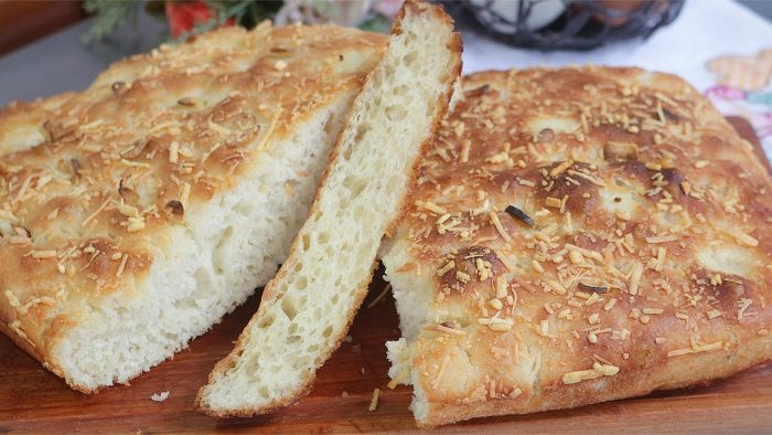 PÃO FOCACCIA COM CASCA CROCANTE E MIOLO BEM AERADO – O FAMOSO PÃO CASEIRO ITALIANO