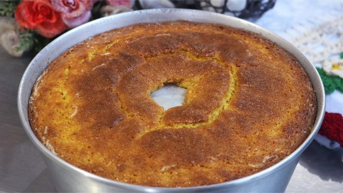 BOLO DE LIQUIDIFICADOR SEM FARINHA DE TRIGO! É FOFINHO! É FÁCIL E RÁPIDO DE FAZER!