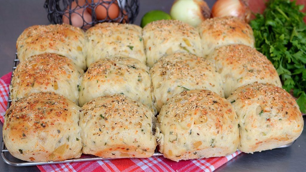 RECEITA DE PÃO DE CEBOLA MUITO MACIO E FOFINHO – COMO FAZER PÃOZINHO CASEIRO