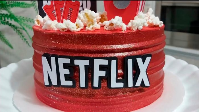 UMA DECORAÇÃO DE BOLO QUE SEMPRE VAI ESTAR EM ALTA😱 / TODOS ADORAM ESTE TEMA😍@PARISCAKEDESIGNER