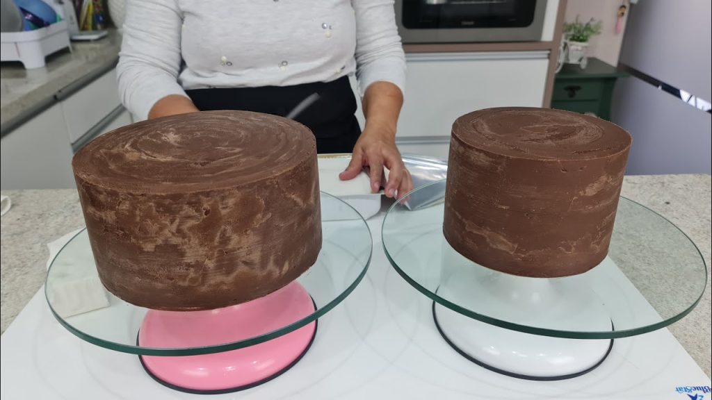 DECORAÇÃO DE BOLO  TEMA PATRULHA CANINA COM BLINDAGEM DE GANACHE COM AGUA  @PARISCAKEDESIGNER
