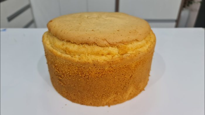 MASSA PARA BOLO FEITO COM ÓLEO / ESTRUTURADA E FOFINHA  @PARISCAKEDESIGNER