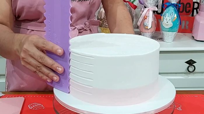 PONTO CORRETO DO CHANTININHO PARA TRABALHAR COM ESPÁTULA / RECHEIO 2 AMORES / PARIS CAKE DESIGNER