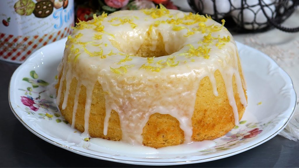 MENOS DE 5 MINUTOS TA NO FORNO O MELHOR BOLO DE LIMÃO! FOFINHO E AZEDINHO! É SÓ MISTURAR A MÃO