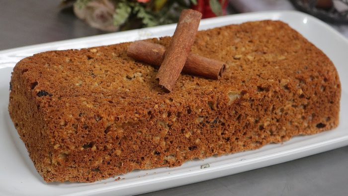 MISTUROU, ASSOU TA PRONTO! BOLO CASEIRINHO DE MAÇÃ SEM TRIGO E SEM LEITE MUITO FÁCIL DE FAZER!