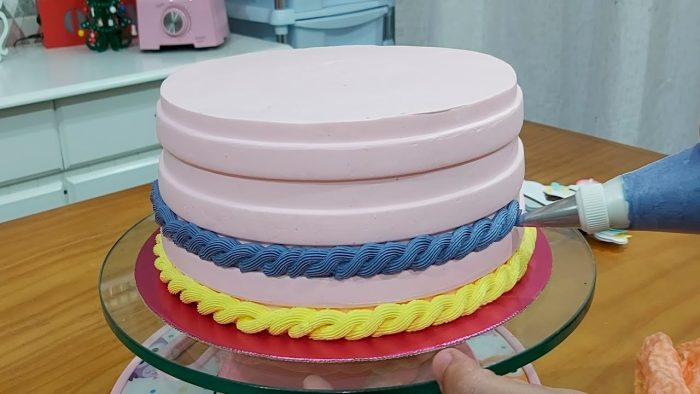 BOLO DO UNICÓRNIO DECORAÇÃO COM EFEITO CORDINHA USANDO O BICO 4 B / ESPÁTULA 7 / PARIS CAKE DESIGNER