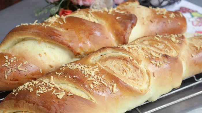 O MELHOR PÃO CASEIRO COM MASSA FOFINHA E GOSTOSA DE MANTEIGA E QUEIJO