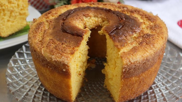 BOLO DE FUBÁ MAIS FÁCIL, RÁPIDO E DELICIOSO QUE TEM! SEM OVOS E SEM TRIGO!