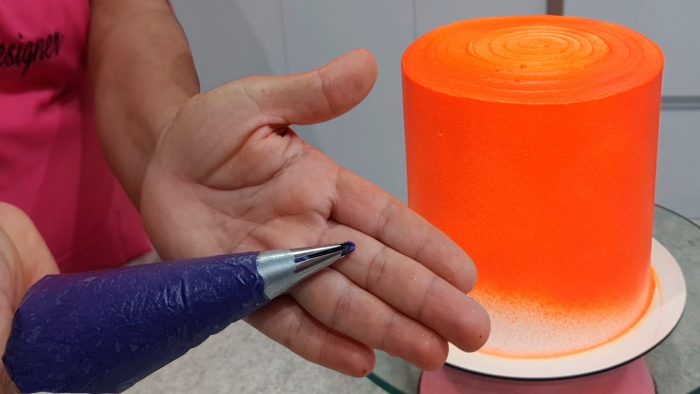 DECORAÇÃO DE BOLO COM O BICO BABADO 070 E O BICO 20  / FICOU MUITO LINDO / TEMA HALLOWEEN /#bolo