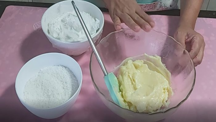 RECHEIO  MOUSSE DE BRIGADEIRO BRANCO COM COCO
