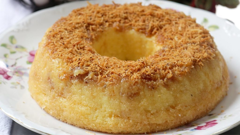 FIZ ESSE BOLO EM MENOS DE 5 MINUTOS! JÁ SAI RECHEADO DO FORNO! BOLO DE COCO CREMOSO SEM TRIGO!
