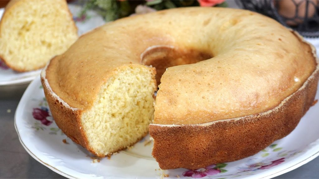 É SÓ BATER TUDO NO LIQUIDIFICADOR, TA PRONTO! BOLO DE LEITE QUENTE SIMPLES E FOFINHO!
