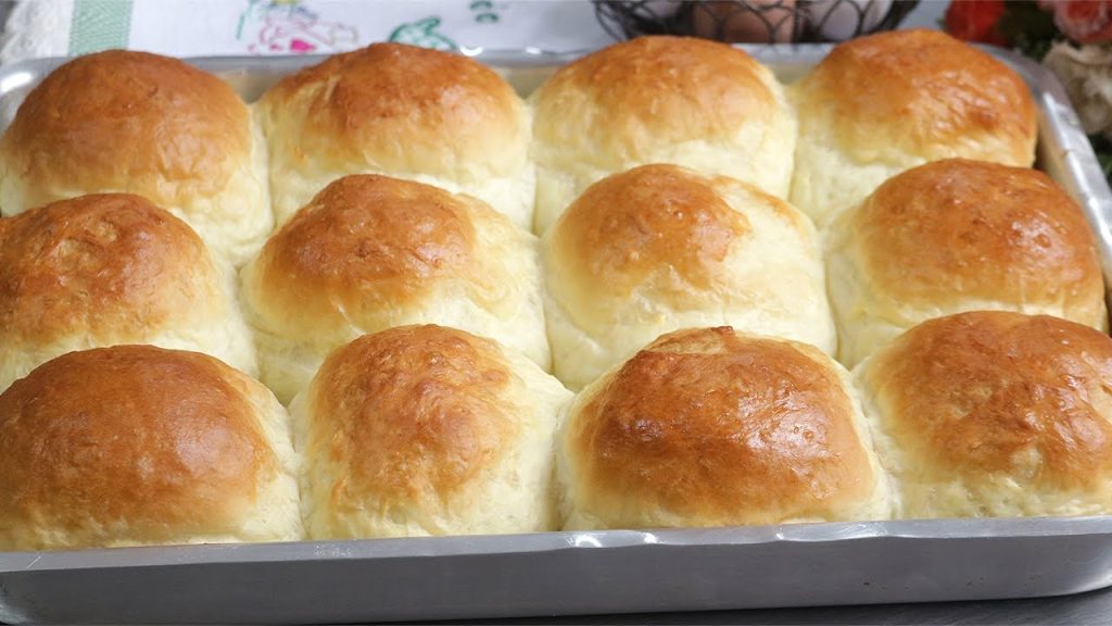 NÃO PRECISA SOVAR!!! O PÃOZINHO MAIS FOFINHO E FÁCIL DE FAZER! PARECE ALGODÃO! Pão Caseiro Simples