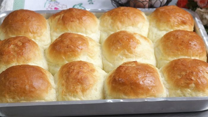 NÃO PRECISA SOVAR!!! O PÃOZINHO MAIS FOFINHO E FÁCIL DE FAZER! PARECE ALGODÃO! Pão Caseiro Simples