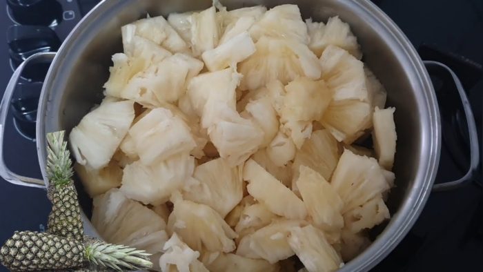 COMO UTILIZAR ABACAXI EM SOBREMESAS, COMO COZINHAR ABACAXI