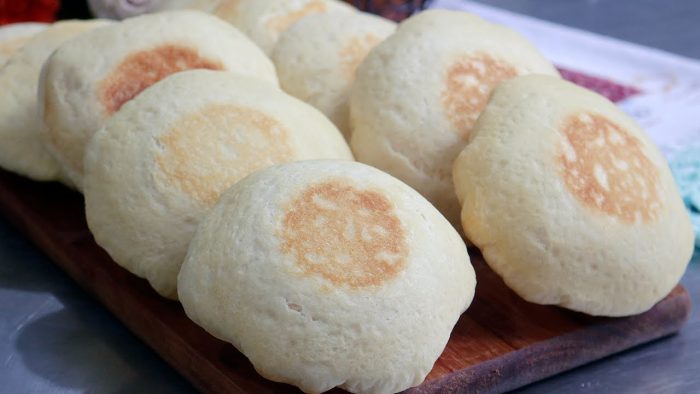 ASSEI ESSE PÃO EM 6 MINUTOS! RÁPIDO E FÁCIL PARA O LANCHE DA TARDE – SEM OVOS – PÃO SÍRIO
