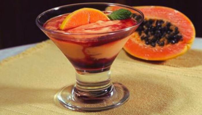 Creme de Papaya com Cassis: Uma Sobremesa Refrescante e Sofisticada!