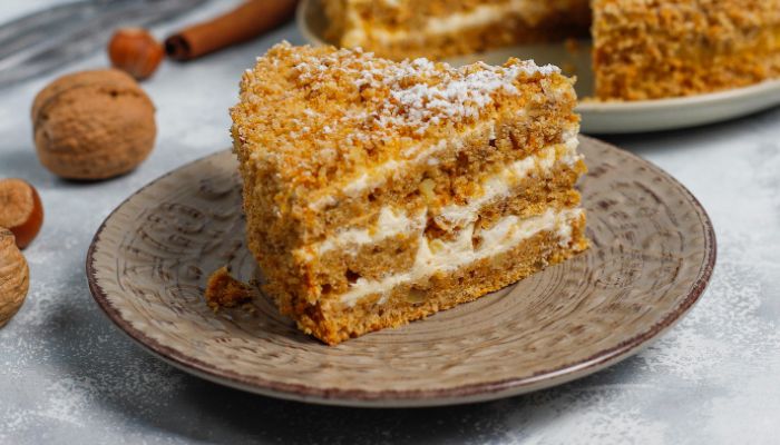 Delicioso Bolo de Amêndoas com Frutas Secas: Uma Combinação Perfeita de Sabores