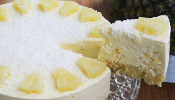 Torta Gelada de Abacaxi: Uma Explosão Refrescante de Sabores