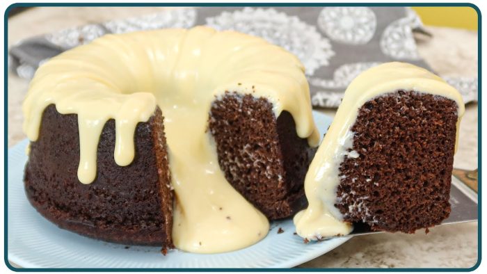 BOLO DE CHOCOLATE COM COBERTURA DE NINHO FÁCIL | Nandu Andrade