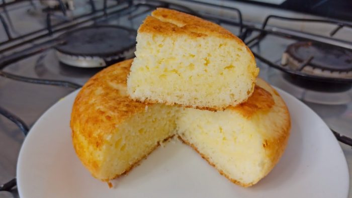 TEM MAISENA?FAÇA ESSE PÃO COM APENAS 3 INGREDIENTES DE FRIGIDEIRA SEM TRIGO PARA O CAFÉ DA MANHÃ