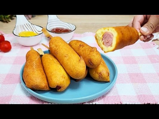 EM 5 MINUTOS VOCÊ FAZ ESSE SALGADINHO DELEICIOSO DE SALSICHA ! CORN DOG