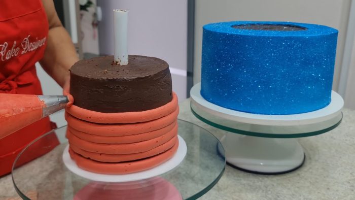 BOLO DE 2 ANDARES COM ALISAMENTO PERFEITO NO GANACHE 🙏 / BOLO DA PATRULHA CANINA@PARISCAKEDESIGNER​