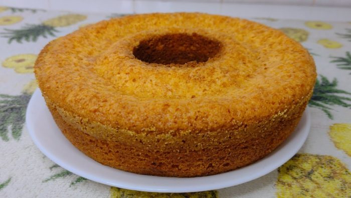 BOLO DE FUBÁ SEM TRIGO,SEM OVOS IDEAL PARA O CAFÉ DA MANHÃ COM POUCOS INGREDIENTES E MUITO DELICIOSO