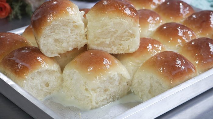 PÃO DE LEITE CONDENSADO MAIS MACIO E FOFINHO DO MUNDO E NEM PRECISA SOVAR – Bateu Ta Pronto