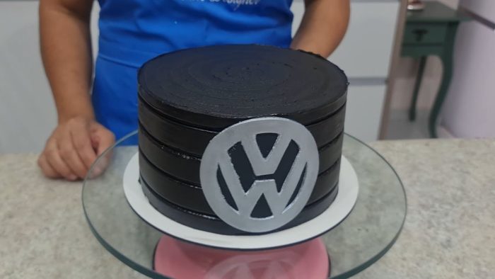 BOLO DA Volkswagen/ VW /  COBERTURA DE GANACHE BLACK RECEITA COMPLETA @PARISCAKEDESIGNER