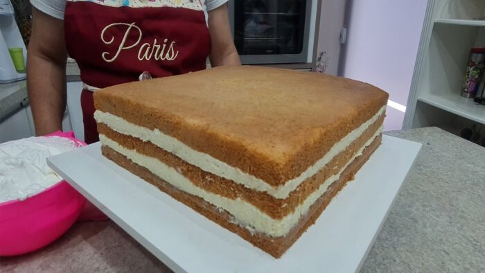 DECORAÇÃO DE BOLO RETANGULAR COM TRABALHO EM BICOS / FICOU MUITO LINDO   😍@PARISCAKEDESIGNER