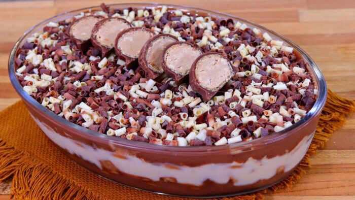 PAVÊ DE BOMBOM RÁPIDO, FÁCIL E SUPER CREMOSO PARA O NATAL! | PAVÊ DE CREME COM CHOCOLATE
