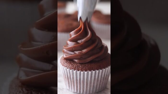 Cupcake de brigadeiro com nutella 🤎 receita completa no meu canal