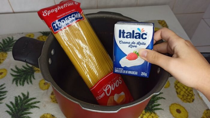 COLOQUEI MACARRÃO NA PANELA DE PRESSÃO E AGORA TODOS ME PEDEM A RECEITA