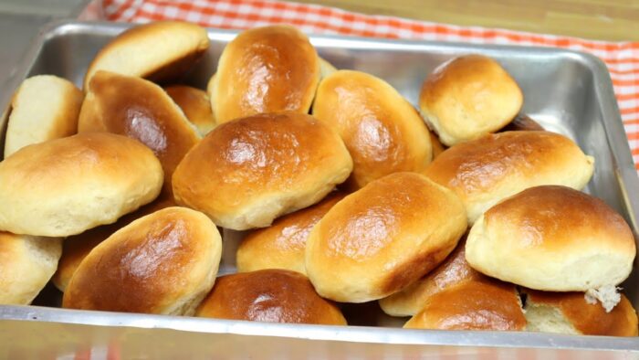 PÃO DE LEITE FOFINHO E FÁCIL DE FAZER | RENDE MUITO – Alda Bolos