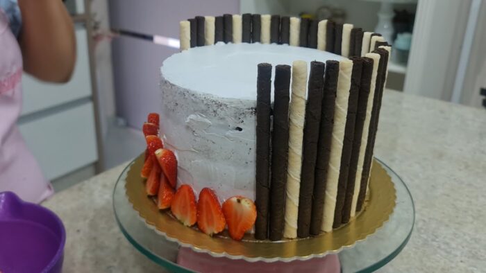 IMPROVISEI A DECORAÇÃO DESSE BOLO 😱 COMENTE O QUE VC ACHOU @PARISCAKEDESIGNER